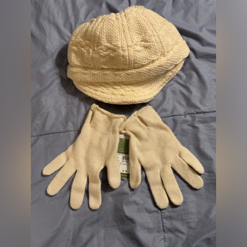 Blarney woollen mills women’s hat and gloves